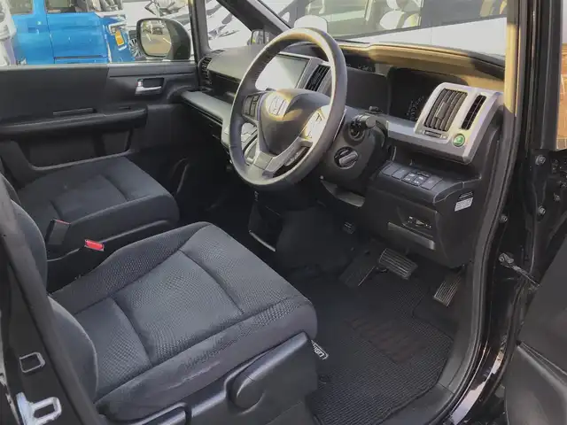 ホンダ ステップワゴン スパーダ S 鳥取県 2014(平26)年 4.5万km プレミアムスパークルブラックパール 純正9インチナビ/フルセグ/DVD/CD/BT/バックカメラ/ビルトインETC/クルーズコントロール/キセノンライト/フォグライト/両側パワースライドドア/純正16インチアルミホイール/スマートキー/アイドリングストップ/フロアマット/ドアバイザー/保証書・取扱説明書/スペアキー