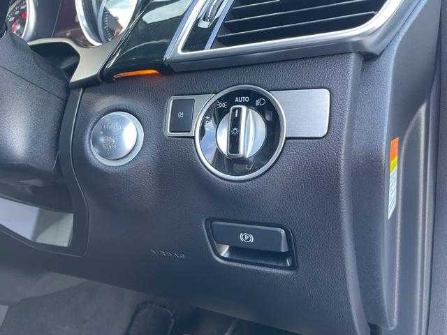 メルセデス・ベンツ ＧＬＥ３５０ｄ 4MATIC スポーツ 埼玉県 2017(平29)年 4.7万km ポーラホワイト サンルーフ /黒革シート /harman/kardon/レーダーセーフティパッケージ /ACC /BSM /LKA /シートヒーター パワーシート /純正ナビ /360度カメラ /フルセグTV /AppleCarPlay /ドライブレコーダー /パワーバックドア /ETC