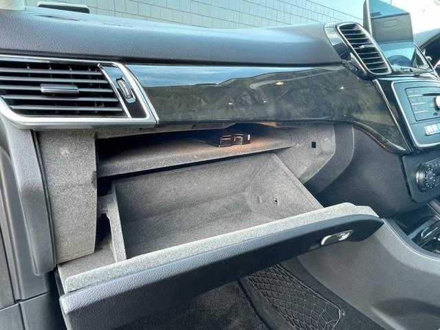 メルセデス・ベンツ ＧＬＥ３５０ｄ 4MATIC スポーツ 埼玉県 2017(平29)年 4.7万km ポーラホワイト サンルーフ /黒革シート /harman/kardon/レーダーセーフティパッケージ /ACC /BSM /LKA /シートヒーター パワーシート /純正ナビ /360度カメラ /フルセグTV /AppleCarPlay /ドライブレコーダー /パワーバックドア /ETC