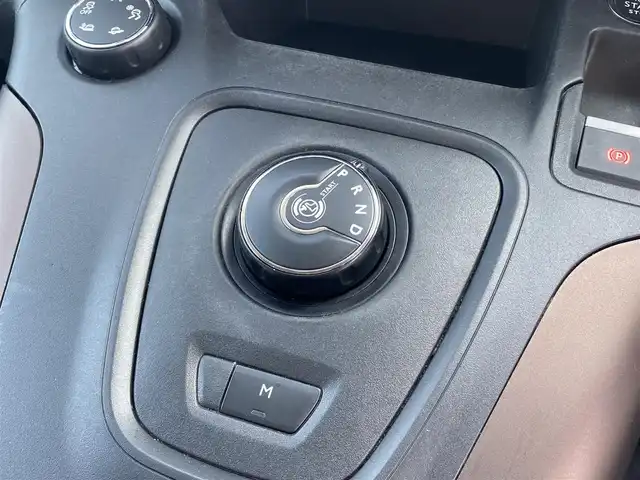 プジョー プジョー リフター ロングGT 福岡県 2023(令5)年 4万km ペルラネラブラック ・1オーナー/・アクティブクルーズコントロール/・純正ナビ/Bluetooth/USB/carplay/・バックカメラ/・ドライブレコーダー/・フルセグ/・ETC/・純正17AW/・LEDライト/・保証書/・取扱説明書