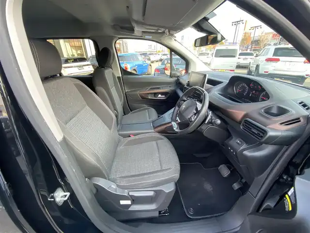 プジョー プジョー リフター ロングGT 福岡県 2023(令5)年 4万km ペルラネラブラック ・1オーナー/・アクティブクルーズコントロール/・純正ナビ/Bluetooth/USB/carplay/・バックカメラ/・ドライブレコーダー/・フルセグ/・ETC/・純正17AW/・LEDライト/・保証書/・取扱説明書