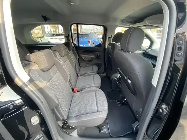 プジョー プジョー リフター ロングGT 福岡県 2023(令5)年 4万km ペルラネラブラック ・1オーナー/・アクティブクルーズコントロール/・純正ナビ/Bluetooth/USB/carplay/・バックカメラ/・ドライブレコーダー/・フルセグ/・ETC/・純正17AW/・LEDライト/・保証書/・取扱説明書