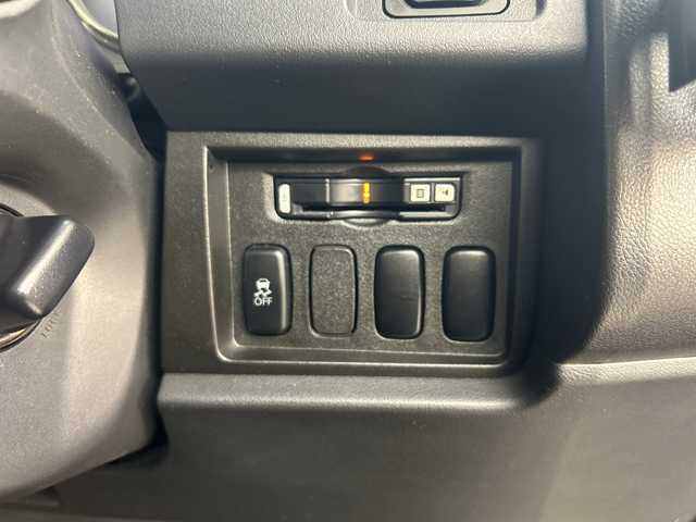 三菱 デリカＤ：５ アクティブギア 大分県 2018(平30)年 7万km アイガーグレーM/ダイヤモンドブラックマイカ 7人乗り/5インチリフトアップ車/社外リアガード/社外サイドステップ/社外ナビ　型式:NX617W/(フルセグTV、DVD再生可、BT対応)/バックカメラ/社外フリップダウンモニター/両側電動スライドドア/ETC/社外デジタルインナーミラー(ドラレコ機能付)/オートライト/HIDヘッドライト/フォグランプ/社外サスペンション/社外16インチアルミホイール(RAYS)