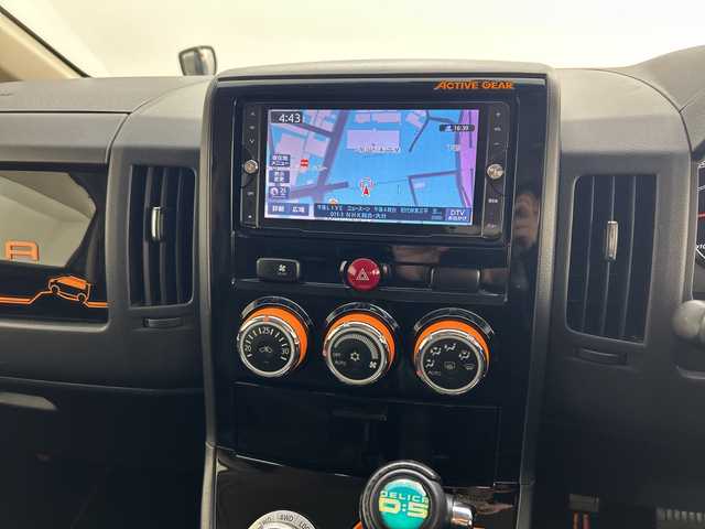 三菱 デリカＤ：５ アクティブギア 大分県 2018(平30)年 7万km アイガーグレーM/ダイヤモンドブラックマイカ 7人乗り/5インチリフトアップ車/社外リアガード/社外サイドステップ/社外ナビ　型式:NX617W/(フルセグTV、DVD再生可、BT対応)/バックカメラ/社外フリップダウンモニター/両側電動スライドドア/ETC/社外デジタルインナーミラー(ドラレコ機能付)/オートライト/HIDヘッドライト/フォグランプ/社外サスペンション/社外16インチアルミホイール(RAYS)