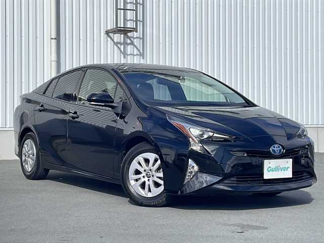 トヨタ プリウス Sセーフティプラス 三重県 2017(平29)年 11.3万km アティチュードブラックマイカ 禁煙/ATOTOディスプレイオーディオ/前方ドラレコ/ビルトインETC/レザーシート/HUD/クルーズコントロール/レーンキープアシスト/前後クリアランスソナー/プリクラッシュ/パーキングアシスト/革巻きステア/LEDオートライト/LEDフォグランプ/オートリトラウィンカーミラー