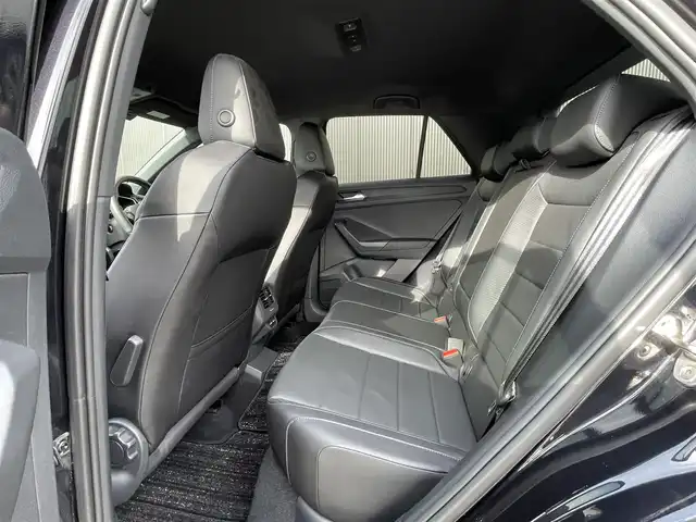 フォルクスワーゲン ＶＷ Ｔ－ロック R 長野県 2022(令4)年 4.4万km ディープブラックパールエフェクト 1オーナー/300PS（300馬力）/4MOTION（四輪駆動）/オールインセーフティ マトリクスLED/DiscoverProナビ/DCC（アダプティブシャシーコントロール）/ブラックレザーシート/運転席パワーシート/Ｄ/Nシートヒーター/バックカメラ/ACC(アダプティブクルーズコントロール)/BSM（ブラインドスポットディテクション）/LKA（レーンキープアシスト）/フルセグTV/デジタルコックピットプロ/ワイヤレスチャージ/PWバックドア/ETC/保証書・取説・スペアキー