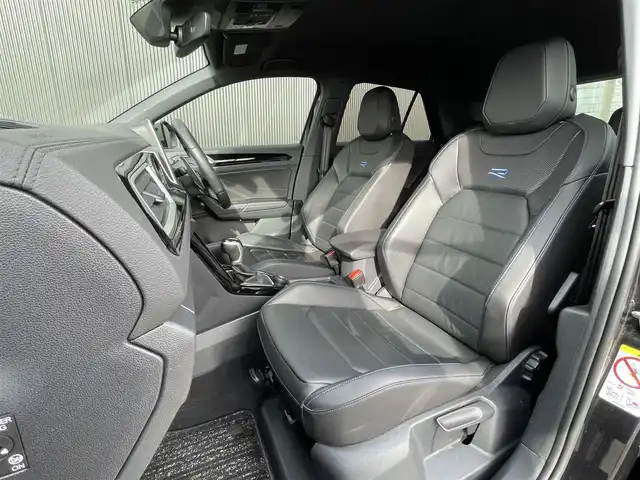 フォルクスワーゲン ＶＷ Ｔ－ロック R 長野県 2022(令4)年 4.4万km ディープブラックパールエフェクト 1オーナー/300PS（300馬力）/4MOTION（四輪駆動）/オールインセーフティ マトリクスLED/DiscoverProナビ/DCC（アダプティブシャシーコントロール）/ブラックレザーシート/運転席パワーシート/Ｄ/Nシートヒーター/バックカメラ/ACC(アダプティブクルーズコントロール)/BSM（ブラインドスポットディテクション）/LKA（レーンキープアシスト）/フルセグTV/デジタルコックピットプロ/ワイヤレスチャージ/PWバックドア/ETC/保証書・取説・スペアキー