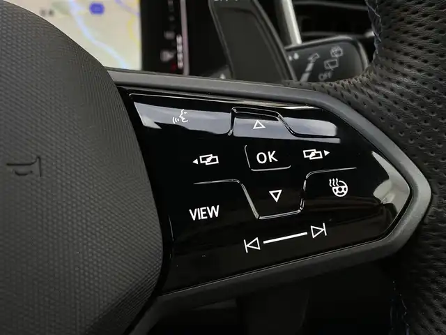 フォルクスワーゲン ＶＷ Ｔ－ロック R 長野県 2022(令4)年 4.4万km ディープブラックパールエフェクト 1オーナー/300PS（300馬力）/4MOTION（四輪駆動）/オールインセーフティ マトリクスLED/DiscoverProナビ/DCC（アダプティブシャシーコントロール）/ブラックレザーシート/運転席パワーシート/Ｄ/Nシートヒーター/バックカメラ/ACC(アダプティブクルーズコントロール)/BSM（ブラインドスポットディテクション）/LKA（レーンキープアシスト）/フルセグTV/デジタルコックピットプロ/ワイヤレスチャージ/PWバックドア/ETC/保証書・取説・スペアキー