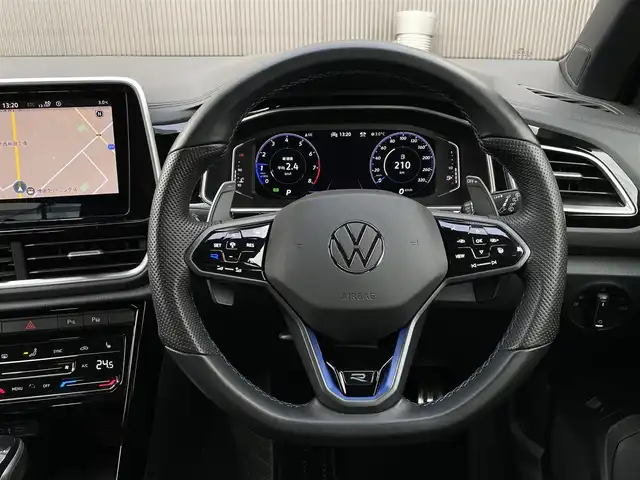 フォルクスワーゲン ＶＷ Ｔ－ロック R 長野県 2022(令4)年 4.4万km ディープブラックパールエフェクト 1オーナー/300PS（300馬力）/4MOTION（四輪駆動）/オールインセーフティ マトリクスLED/DiscoverProナビ/DCC（アダプティブシャシーコントロール）/ブラックレザーシート/運転席パワーシート/Ｄ/Nシートヒーター/バックカメラ/ACC(アダプティブクルーズコントロール)/BSM（ブラインドスポットディテクション）/LKA（レーンキープアシスト）/フルセグTV/デジタルコックピットプロ/ワイヤレスチャージ/PWバックドア/ETC/保証書・取説・スペアキー