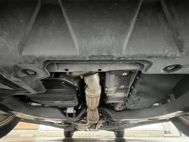日産 エルグランド 250HWS アーバンクロム 秋田県 2016(平28)年 6.7万km ファントムブラック 純正ナビ/４WD/スマートキー/フルセグ/両側パワスラ/純正アルミ/アイドリングストップ/ステアリングスイッチ/プッシュスタート/フリップダウンモニター/ウォークスルー/オットマン/ETC/純正エンジンスターター/純正フロアマット/純正ドアバイザー/MTモード付AT/パワーウィンドウ/パワーステアリング/横滑り防止/保証書/取扱説明書/記録簿