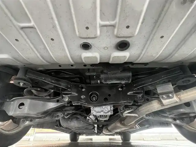 日産 エルグランド 250HWS アーバンクロム 秋田県 2016(平28)年 6.7万km ファントムブラック 純正ナビ/４WD/スマートキー/フルセグ/両側パワスラ/純正アルミ/アイドリングストップ/ステアリングスイッチ/プッシュスタート/フリップダウンモニター/ウォークスルー/オットマン/ETC/純正エンジンスターター/純正フロアマット/純正ドアバイザー/MTモード付AT/パワーウィンドウ/パワーステアリング/横滑り防止/保証書/取扱説明書/記録簿