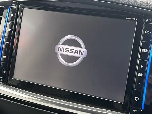 日産 エルグランド 250HWS アーバンクロム 秋田県 2016(平28)年 6.7万km ファントムブラック 純正ナビ/４WD/スマートキー/フルセグ/両側パワスラ/純正アルミ/アイドリングストップ/ステアリングスイッチ/プッシュスタート/フリップダウンモニター/ウォークスルー/オットマン/ETC/純正エンジンスターター/純正フロアマット/純正ドアバイザー/MTモード付AT/パワーウィンドウ/パワーステアリング/横滑り防止/保証書/取扱説明書/記録簿