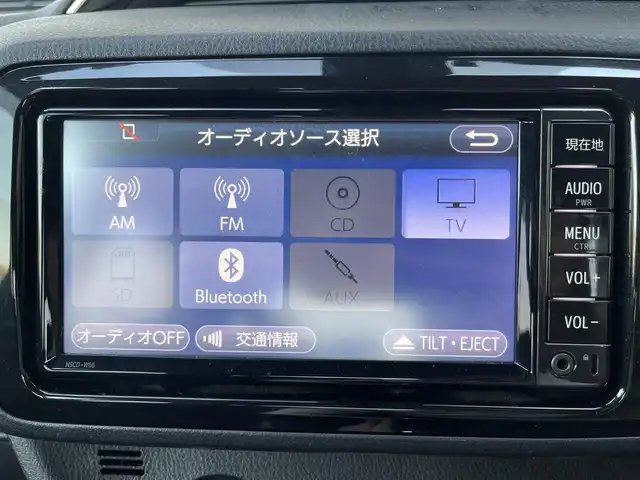 トヨタ ヴィッツ GRスポーツ 高知県 2018(平30)年 8万km ホワイトパールクリスタルシャイン 純正SDナビ/　Bluetooth/ワンセグ/　CD/AM/FM/SD/AUX/ビルトインETC/5速MT/社外マフラー/フォグランプ/プッシュスタート/スマートキー/スペアキー/バックカメラ/純正16インチアルミホイール/純正フロアマット/LEDヘッドライト/エアロパーツ/テールランプスモーク/本革巻きステアリング/衝突被害軽減ブレーキ/オートマチックハイビーム/オートライト/保証書/記録簿/取扱説明書/盗難防止装置