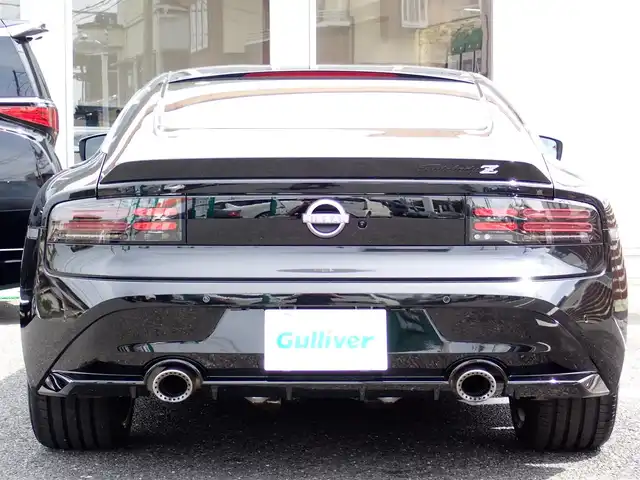 日産 フェアレディ Ｚ バージョンST 千葉県 2024(令6)年 0.1万km 黒 ワンオーナー/純正ナビゲーション/・Bluetooth/AM/FM/バックカメラ/ビルトインETC/3連サブメーター/・電圧計/ターボ回転計/ブースト計/走行支援機能/・インテリジェントクルーズコントロール/・インテリジェントエマージェンシーブレーキ/・踏み間違い衝突防止アシスト/・インテリジェントFCW（前方衝突予測警報）/・BSW（後側方車両検知警報）/・LDW（車線逸脱警報）/・インテリジェントDA（ふらつき警報）/・RCTA（後退時車両検知警報）/赤黒ハーフレザーシート/シートヒーター/プッシュスタート/インテリジェントキー2本/ステアリングスイッチ/パドルシフト/オートライト/LEDヘッドライト/純正19インチAW/純正フロアマット/ウィンカーミラー/電動格納ミラー/取扱説明書/保証書