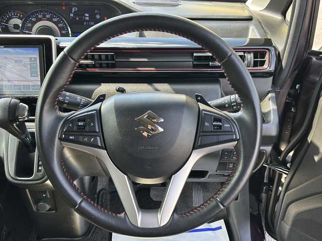 スズキ ワゴンＲ スティングレー HYBRID T 埼玉県 2017(平29)年 8.2万km ムーンライトバイオレットPM (株)IDOMが運営する【じしゃロン熊谷店】の自社ローン専用車両になりますこちらは現金またはオートローンご利用時の価格です。自社ローンご希望の方は別途その旨お申付け下さい/社外8インチメモリナビ　SKX-S802/　CD/DVD/DTV/Bluetooth/USB/ビルトインETC/運転席側シートヒーター/ヘッドアップディスプレイ/前方ドライブレコーダー/アイドリングストップ/衝突被害軽減システム/車線逸脱警報/クルーズコントロール/パドルシフト/ステアリングスイッチ/LEDヘッドライト/純正15インチAW/プッシュスタート/スマートキー/純正フロアマット/取扱説明書/保証書/スペアキー