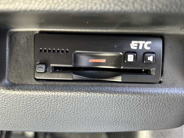 スズキ ワゴンＲ スティングレー HYBRID T 埼玉県 2017(平29)年 8.2万km ムーンライトバイオレットPM (株)IDOMが運営する【じしゃロン熊谷店】の自社ローン専用車両になりますこちらは現金またはオートローンご利用時の価格です。自社ローンご希望の方は別途その旨お申付け下さい/社外8インチメモリナビ　SKX-S802/　CD/DVD/DTV/Bluetooth/USB/ビルトインETC/運転席側シートヒーター/ヘッドアップディスプレイ/前方ドライブレコーダー/アイドリングストップ/衝突被害軽減システム/車線逸脱警報/クルーズコントロール/パドルシフト/ステアリングスイッチ/LEDヘッドライト/純正15インチAW/プッシュスタート/スマートキー/純正フロアマット/取扱説明書/保証書/スペアキー