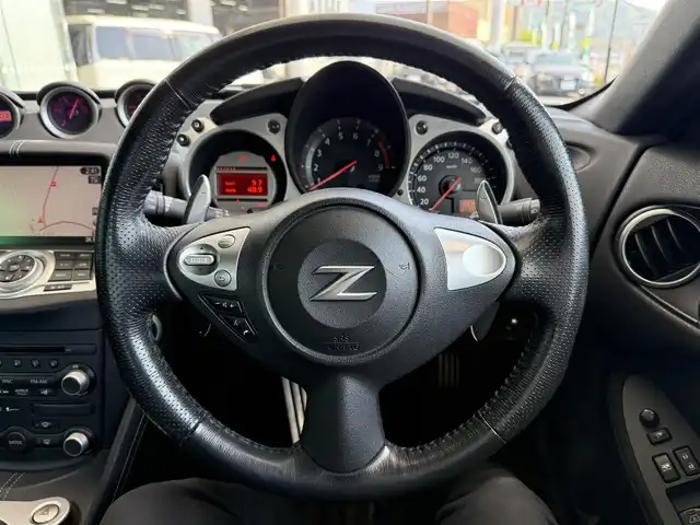 日産 フェアレディ Ｚ 京都府 2008(平20)年 10.1万km ブリリアントホワイトパール 記録簿H23、H25、H27、H29、R2、R4、R5/純正HDDナビゲーション/パドルシフト/ビルトインETC/ステアリングスイッチ/バックカメラ/純正18インチアルミホイール/スペアキー/ニスモフロアマット