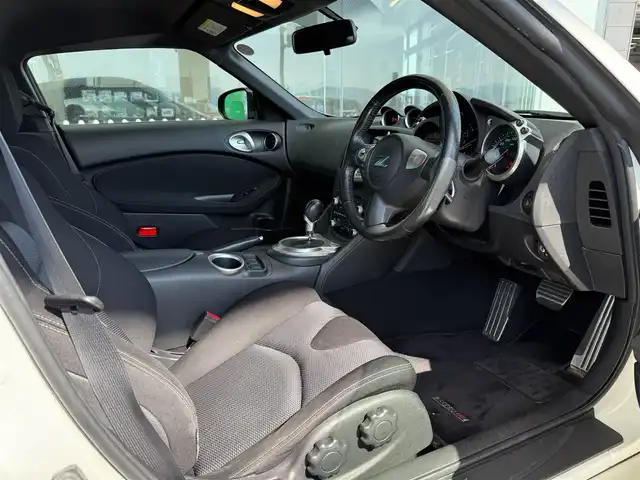 日産 フェアレディ Ｚ 京都府 2008(平20)年 10.1万km ブリリアントホワイトパール 記録簿H23、H25、H27、H29、R2、R4、R5/純正HDDナビゲーション/パドルシフト/ビルトインETC/ステアリングスイッチ/バックカメラ/純正18インチアルミホイール/スペアキー/ニスモフロアマット