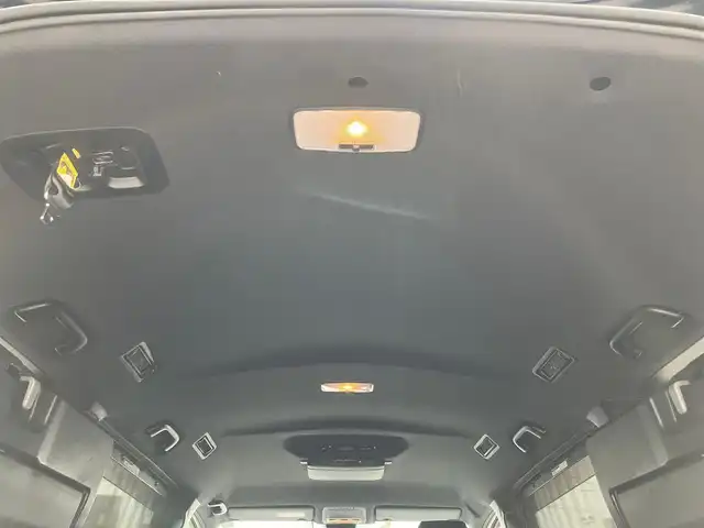 トヨタ ノア Si 静岡県 2018(平30)年 2.5万km ブラッキッシュアゲハガラスフレーク エンジンスタートストップ/福祉車両/スロープ/パワーステアリング/パワーウィンドウ/アイドリングストップ/スマートキー/Wオートエアコン/クルーズコントロール/フリップダウンモニター/ETC/USB入力端子/バックカメラ/純正SDナビ（CD.BT.フルセグ）/3列シート/ドライブレコーダー/ウォークスルー/純正フロアマット/純正アルミホイール/両側パワースライドドア/ABS/横滑り防止装置/コーナーセンサー前後/レーンキープアシスト/オートライト/オートマチックハイビーム/Wエアバック/衝突軽減システム