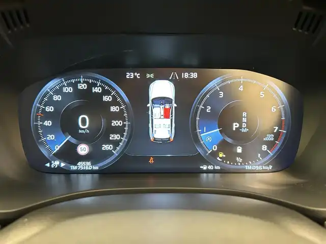 ボルボ ＸＣ６０ B5 AWD モーメンタム 岡山県 2021(令3)年 4.6万km グレー 純正SENSUSナビ/全周囲カメラ/Bluetooth/アップルカープレイ/アンドロイドオート/フルセグTV/ワイヤレスチャージ/ESC/LKA/クロストラフィックアラート/BLIS/パークアシスト/自動駐車/自動発車/衝突回避/ロードサインインフォメーション/アクティブクルーズコントロール/コーナリングライト/アクティブベンディングライト/PTG/パワーシート/ドラレコ/レザーシート
