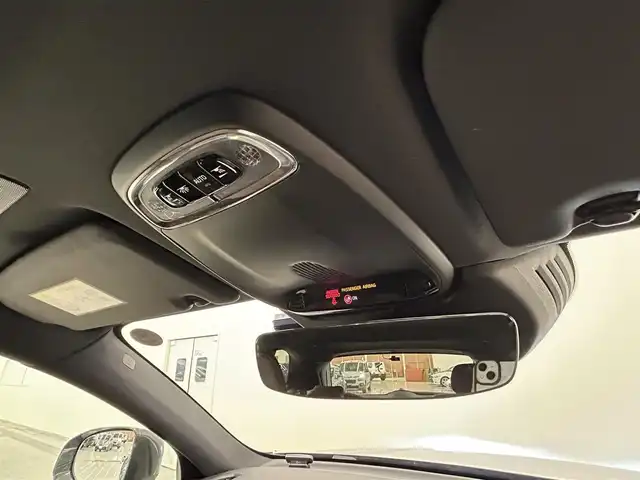 ボルボ ＸＣ６０ B5 AWD モーメンタム 岡山県 2021(令3)年 4.6万km グレー 純正SENSUSナビ/全周囲カメラ/Bluetooth/アップルカープレイ/アンドロイドオート/フルセグTV/ワイヤレスチャージ/ESC/LKA/クロストラフィックアラート/BLIS/パークアシスト/自動駐車/自動発車/衝突回避/ロードサインインフォメーション/アクティブクルーズコントロール/コーナリングライト/アクティブベンディングライト/PTG/パワーシート/ドラレコ/レザーシート