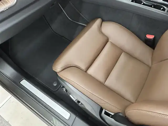 ボルボ ＸＣ６０ B5 AWD モーメンタム 岡山県 2021(令3)年 4.6万km グレー 純正SENSUSナビ/全周囲カメラ/Bluetooth/アップルカープレイ/アンドロイドオート/フルセグTV/ワイヤレスチャージ/ESC/LKA/クロストラフィックアラート/BLIS/パークアシスト/自動駐車/自動発車/衝突回避/ロードサインインフォメーション/アクティブクルーズコントロール/コーナリングライト/アクティブベンディングライト/PTG/パワーシート/ドラレコ/レザーシート