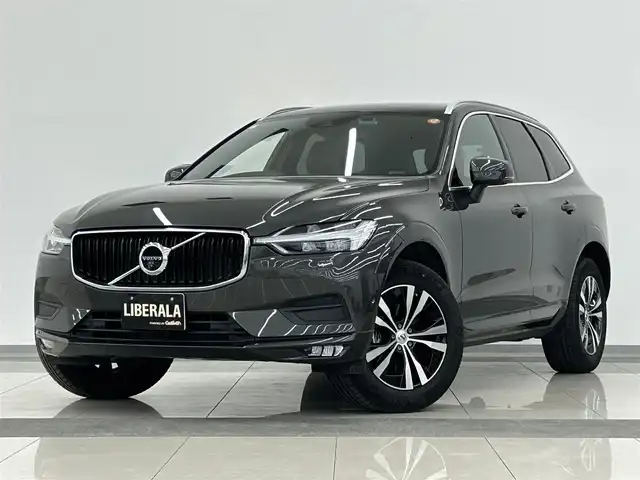 ボルボ ＸＣ６０ B5 AWD モーメンタム 岡山県 2021(令3)年 4.6万km グレー 純正SENSUSナビ/全周囲カメラ/Bluetooth/アップルカープレイ/アンドロイドオート/フルセグTV/ワイヤレスチャージ/ESC/LKA/クロストラフィックアラート/BLIS/パークアシスト/自動駐車/自動発車/衝突回避/ロードサインインフォメーション/アクティブクルーズコントロール/コーナリングライト/アクティブベンディングライト/PTG/パワーシート/ドラレコ/レザーシート