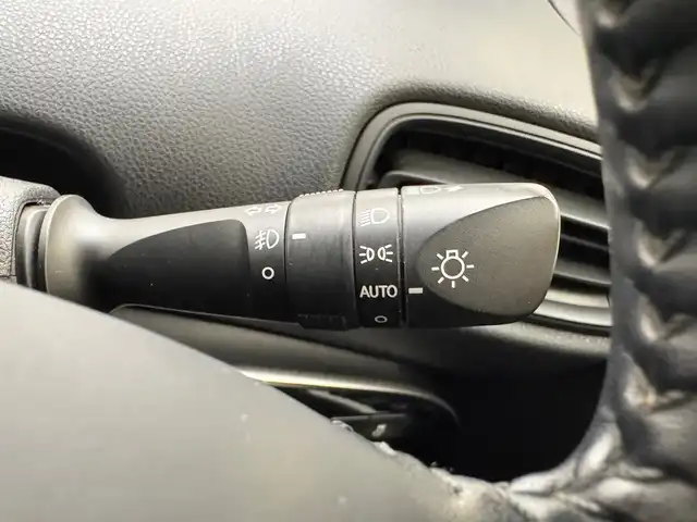 トヨタ プリウス S 兵庫県 2020(令2)年 7万km ホワイトパールクリスタルシャイン トヨタセーフティセンス/純正SDナビ＆ワンセグTV/バックカメラ/ビルトインETC/両側パワースライドドア/ステアリングスイッチ/オートライト＆ハイビーム/LEDライト/コーナーセンサー/スマートキー/プッシュスタート/W＆サイド＆カーテンエアバッグ