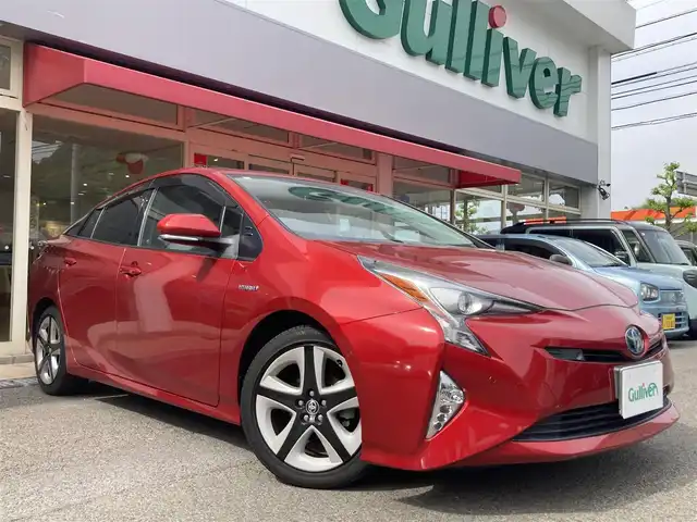 トヨタ プリウス A プレミアム　ツーリングセレ 長崎県 2016(平28)年 3.3万km エモーショナルレッド トヨタセーフティセンス/・衝突被害軽減ブレーキ/・レーダークルーズコントロール/・レーンキープアシスト/・オートマチックハイビーム/ディーラーOP・SDナビ【DSZT-YC4T】/(Bluetooth接続・フルセグTV・DVD再生)/バックカメラ/レザーシート/パワーシート/シートヒーター/ヘッドアップディスプレイ/パーキングアシスト/LEDオートヘッドライト/ステアリングスイッチ/革巻きステアリング/ISOFIX/ALLオートパワーウィンドウ/スマートキー・スペアキー/後方車両接近警報