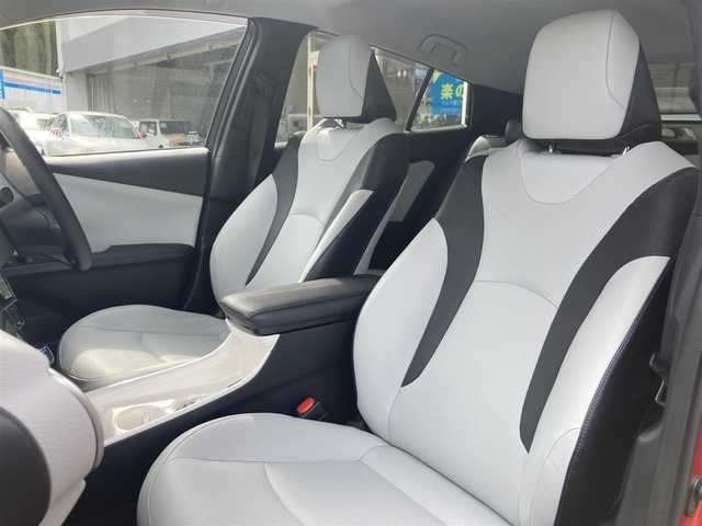 トヨタ プリウス A プレミアム　ツーリングセレ 長崎県 2016(平28)年 3.3万km エモーショナルレッド トヨタセーフティセンス/・衝突被害軽減ブレーキ/・レーダークルーズコントロール/・レーンキープアシスト/・オートマチックハイビーム/ディーラーOP・SDナビ【DSZT-YC4T】/(Bluetooth接続・フルセグTV・DVD再生)/バックカメラ/レザーシート/パワーシート/シートヒーター/ヘッドアップディスプレイ/パーキングアシスト/LEDオートヘッドライト/ステアリングスイッチ/革巻きステアリング/ISOFIX/ALLオートパワーウィンドウ/スマートキー・スペアキー/後方車両接近警報