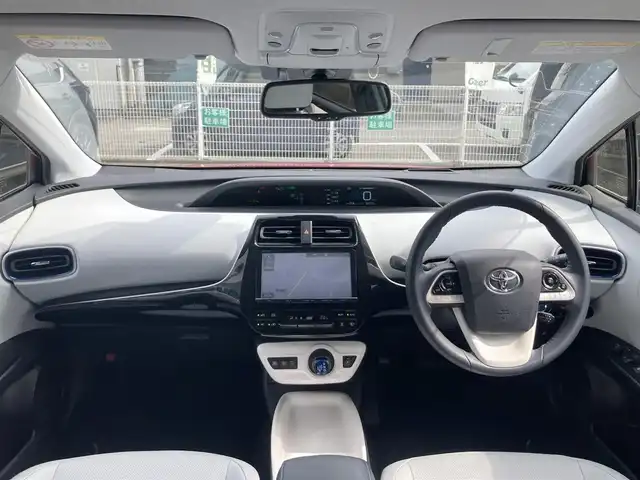 トヨタ プリウス A プレミアム　ツーリングセレ 長崎県 2016(平28)年 3.3万km エモーショナルレッド トヨタセーフティセンス/・衝突被害軽減ブレーキ/・レーダークルーズコントロール/・レーンキープアシスト/・オートマチックハイビーム/ディーラーOP・SDナビ【DSZT-YC4T】/(Bluetooth接続・フルセグTV・DVD再生)/バックカメラ/レザーシート/パワーシート/シートヒーター/ヘッドアップディスプレイ/パーキングアシスト/LEDオートヘッドライト/ステアリングスイッチ/革巻きステアリング/ISOFIX/ALLオートパワーウィンドウ/スマートキー・スペアキー/後方車両接近警報
