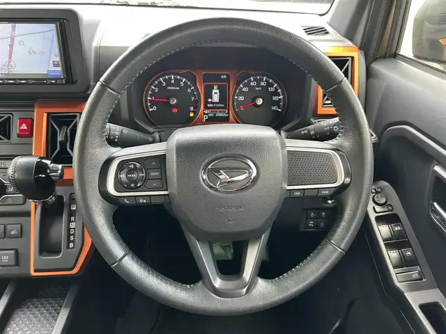 ダイハツ タフト G 新潟県 2020(令2)年 2.1万km サンドベージュメタリック ガラスルーフ/衝突軽減/社外ナビ/(AM/FM/CD/BT/ワンセグ)/バックカメラ/アイドリングストップ/コーナーセンサー/ルーフレール/シートヒーター/革巻きステアリング/ステアリングスイッチ/AUTOライト/LEDヘッドライト/フォグランプ/横滑り防止/プッシュスタート/スマートキー