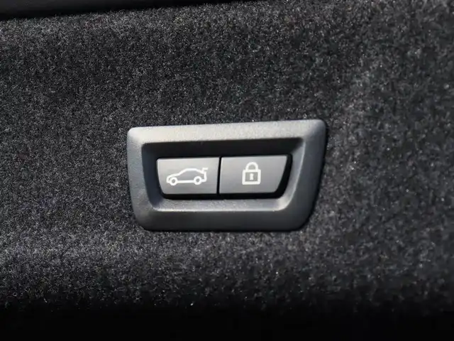 ＢＭＷ ３２０ｉ Mスポーツ 宮城県 2019(平31)年 6.9万km ミネラルグレー 純正ナビ/・ＢＴ・ＵＳＢ・screen mirroring/バックカメラ/・パーキングアシスト/前後コーナーセンサー/インテリジェントセーフティ/パワートランク/ハーフレザーシート/・左右パワーシート・シートヒーター/アダプティブクルーズコントロール/コンフォートアクセス/ワイヤレス充電/オートブレーキホールド/オートハイビーム/パドルシフト/ミラー一体型ＥＴＣ/ドライビングモード/ＬＥＤヘッドライト/前後フォグライト