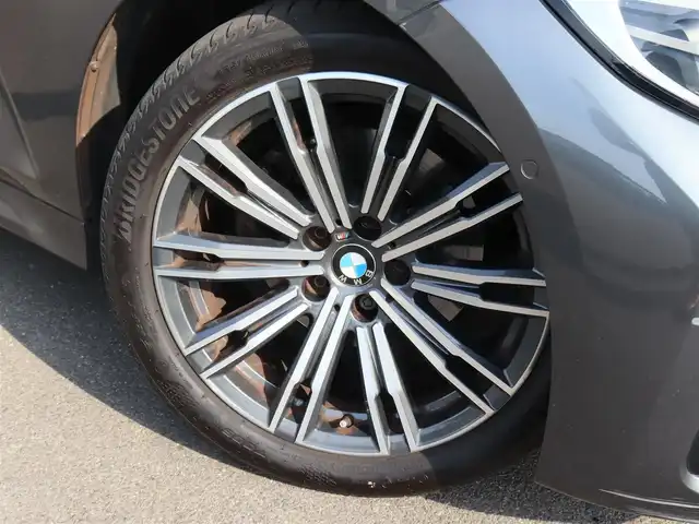 ＢＭＷ ３２０ｉ Mスポーツ 宮城県 2019(平31)年 6.9万km ミネラルグレー 純正ナビ/・ＢＴ・ＵＳＢ・screen mirroring/バックカメラ/・パーキングアシスト/前後コーナーセンサー/インテリジェントセーフティ/パワートランク/ハーフレザーシート/・左右パワーシート・シートヒーター/アダプティブクルーズコントロール/コンフォートアクセス/ワイヤレス充電/オートブレーキホールド/オートハイビーム/パドルシフト/ミラー一体型ＥＴＣ/ドライビングモード/ＬＥＤヘッドライト/前後フォグライト