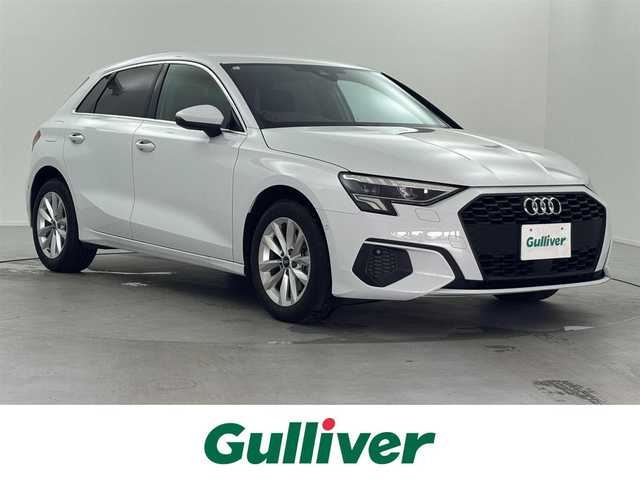 アウディ アウディ Ａ３ スポーツバック30TFSI 福井県 2024(令6)年 0.7万km 白 ナビゲーションパッケージ/MMIナビゲーションシステム/バーチャルコックピット/デジタルTVチューナー/ビルトインETC2.0/アウディサウンドシステム/スマートフォンインターフェイス/コンビニエンスパッケージ/バックカメラ/LEDヘッドライトパッケージ/オートライト/オートハイビーム/シートヒーター /アシスタンスパッケージ/ブラインドスポットモニター/ドライブモードセレクト/前後コーナーセンサー/パドルシフト/アダプティブクルーズコントロール/スマートキー/プリクラッシュセーフティ
