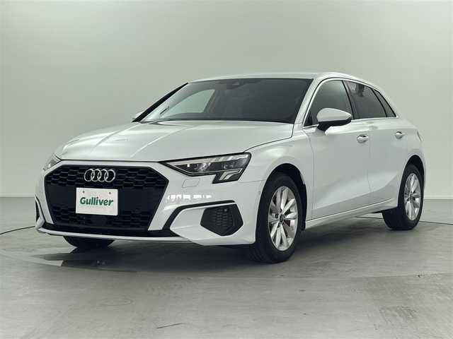 アウディ アウディ Ａ３ スポーツバック30TFSI 福井県 2024(令6)年 0.7万km 白 ナビゲーションパッケージ/MMIナビゲーションシステム/バーチャルコックピット/デジタルTVチューナー/ビルトインETC2.0/アウディサウンドシステム/スマートフォンインターフェイス/コンビニエンスパッケージ/バックカメラ/LEDヘッドライトパッケージ/オートライト/オートハイビーム/シートヒーター /アシスタンスパッケージ/ブラインドスポットモニター/ドライブモードセレクト/前後コーナーセンサー/パドルシフト/アダプティブクルーズコントロール/スマートキー/プリクラッシュセーフティ