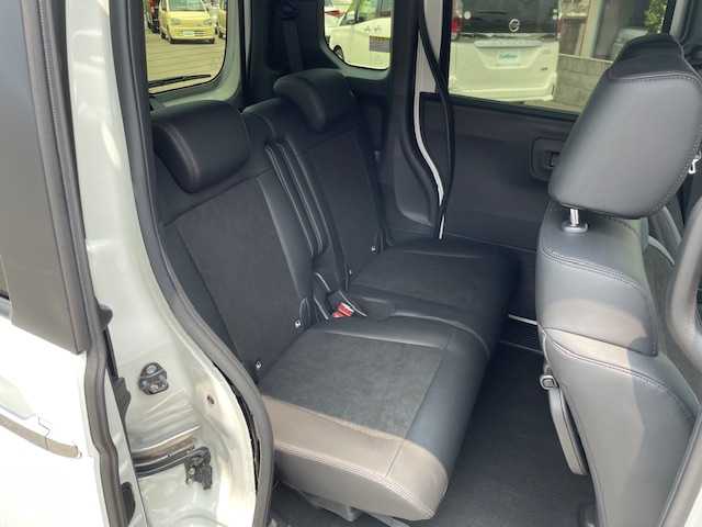 ホンダ Ｎ ＢＯＸ カスタム ターボ 大阪府 2024(令6)年 0.5万km プラチナホワイトパール ナビ　/地デジ　/Ｂｌｕｅｔｏｏｔｈ　/バックカメラ　/両側パワースライドドア　/ハーフレザーシート　/シートヒーター　/レーダークルーズコントロール　/ドラレコ　/ＥＴＣ　/スマートキー　/ＬＥＤヘッドライト