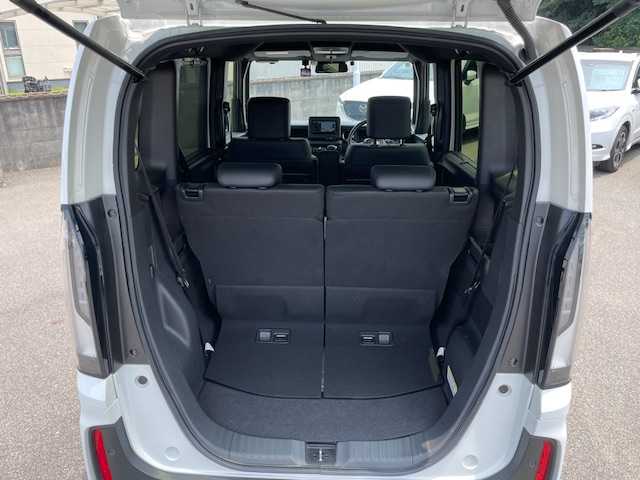 ホンダ Ｎ ＢＯＸ カスタム ターボ 大阪府 2024(令6)年 0.5万km プラチナホワイトパール ナビ　/地デジ　/Ｂｌｕｅｔｏｏｔｈ　/バックカメラ　/両側パワースライドドア　/ハーフレザーシート　/シートヒーター　/レーダークルーズコントロール　/ドラレコ　/ＥＴＣ　/スマートキー　/ＬＥＤヘッドライト
