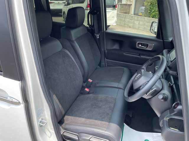 ホンダ Ｎ ＢＯＸ カスタム ターボ 大阪府 2024(令6)年 0.5万km プラチナホワイトパール ナビ　/地デジ　/Ｂｌｕｅｔｏｏｔｈ　/バックカメラ　/両側パワースライドドア　/ハーフレザーシート　/シートヒーター　/レーダークルーズコントロール　/ドラレコ　/ＥＴＣ　/スマートキー　/ＬＥＤヘッドライト