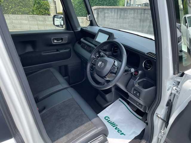 ホンダ Ｎ ＢＯＸ カスタム ターボ 大阪府 2024(令6)年 0.5万km プラチナホワイトパール ナビ　/地デジ　/Ｂｌｕｅｔｏｏｔｈ　/バックカメラ　/両側パワースライドドア　/ハーフレザーシート　/シートヒーター　/レーダークルーズコントロール　/ドラレコ　/ＥＴＣ　/スマートキー　/ＬＥＤヘッドライト