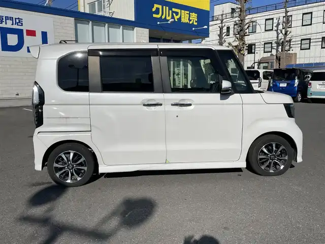 ホンダ Ｎ ＢＯＸ G L ホンダセンシング 東京都 2019(令1)年 10万km プラチナホワイトパール (株)IDOMが運営する【じしゃロン昭島店】の自社ローン対象車両になります。こちらは現金ご利用時の価格です。自社ローンご希望の方は別途その旨お申付け下さい。/純正ナビ（メモリ・ＤＶＤ・ＴＶ）/バックカメラ/片側パワースライドドア/ＥＴＣ/ドライブレコーダー（前のみ）/スマートキー/エンジンスタートボタン