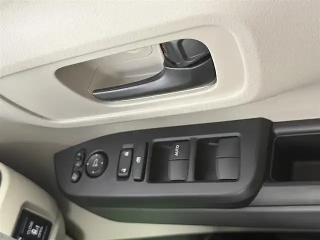 ホンダ Ｎ ＢＯＸ ファッションスタイル 愛知県 2025(令7)年 0.1千km プレミアムアイボリーパールⅡ 純正9型ナビ（フルセグ、CD、DVD、Bluetooth）/Bカメラ/両側パワスラドア/ACC/電子パーキング/オートホールド/衝突軽減ブレーキ/レーンキープアシスト/オートハイビーム/LEDヘッドライト/シートヒーター（D+N)/コーナーセンサー/スマートキー/フォグライト/オートライト/横滑り防止装置