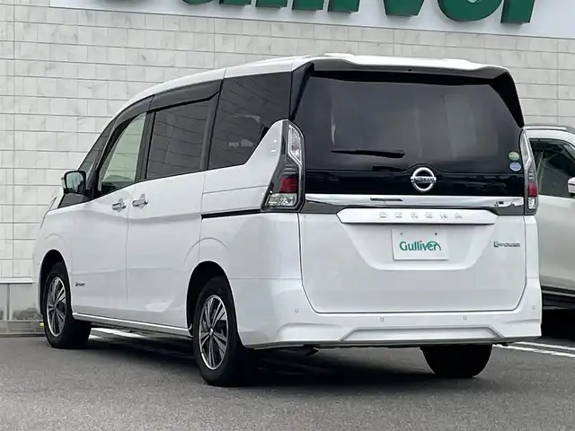 日産 セレナ e－パワー XV 宮崎県 2020(令2)年 3.5万km ホワイト 純正ナビ/フルセグTV/両側パワースライドドア/アラウンドビューモニター/ビルトインETC/ドライブレコーダー/クルーズコントロール/コーナーセンサー/全方位運転支援システム/・衝突被害軽減ブレーキ/・踏み間違い衝突防止/・車線逸脱防止支援/・後方衝突防止支援/・標識検知/ふらつき警報/SRSエアバッグ(カーテン/サイド)/織物/トリコットコンビシート/パーソナルテーブル/USB電源ソケット/純正15インチアルミホイール/インテリジェントキー/プッシュパワースターター/禁煙車