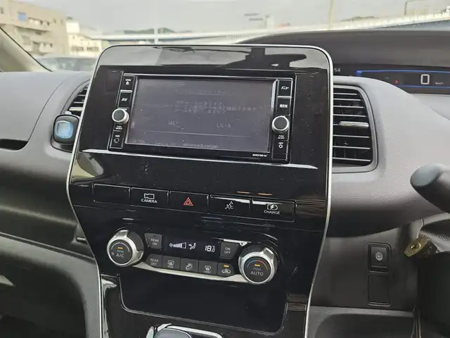 日産 セレナ e－パワー XV 宮崎県 2020(令2)年 3.5万km ホワイト 〇純正ナビ/〇フルセグTV/〇両側パワースライドドア/〇バックカメラ/〇アラウンドビューモニター/〇ビルトインETC/〇ドライブレコーダー/〇クルーズコントロール/〇コーナーセンサー/〇エマージェンシーブレーキ/〇全方位運転支援システム/〇SRSエアバッグ/〇織物/トリコットコンビシート/〇パーソナルテーブル/〇USB電源ソケット/〇純正15インチアルミホイール/〇インテリジェントキー/プッシュパワースターター/〇禁煙車