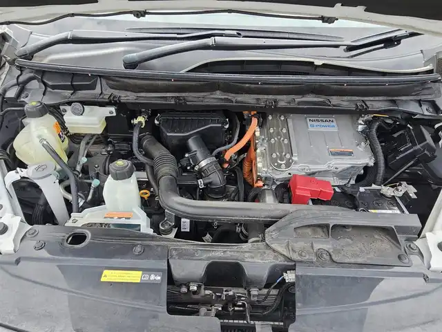 日産 セレナ e－パワー XV 宮崎県 2020(令2)年 3.5万km ホワイト 〇純正ナビ/〇フルセグTV/〇両側パワースライドドア/〇バックカメラ/〇アラウンドビューモニター/〇ビルトインETC/〇ドライブレコーダー/〇クルーズコントロール/〇コーナーセンサー/〇エマージェンシーブレーキ/〇全方位運転支援システム/〇SRSエアバッグ/〇織物/トリコットコンビシート/〇パーソナルテーブル/〇USB電源ソケット/〇純正15インチアルミホイール/〇インテリジェントキー/プッシュパワースターター/〇禁煙車