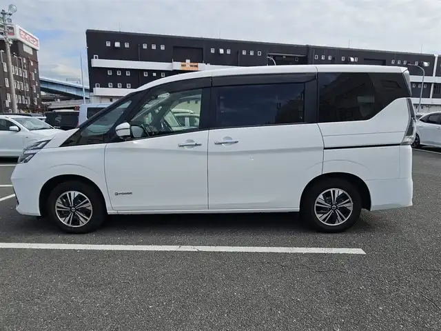 日産 セレナ e－パワー XV 宮崎県 2020(令2)年 3.5万km ホワイト 〇純正ナビ/〇フルセグTV/〇両側パワースライドドア/〇バックカメラ/〇アラウンドビューモニター/〇ビルトインETC/〇ドライブレコーダー/〇クルーズコントロール/〇コーナーセンサー/〇エマージェンシーブレーキ/〇全方位運転支援システム/〇SRSエアバッグ/〇織物/トリコットコンビシート/〇パーソナルテーブル/〇USB電源ソケット/〇純正15インチアルミホイール/〇インテリジェントキー/プッシュパワースターター/〇禁煙車