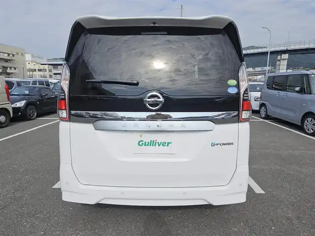 日産 セレナ e－パワー XV 宮崎県 2020(令2)年 3.5万km ホワイト 〇純正ナビ/〇フルセグTV/〇両側パワースライドドア/〇バックカメラ/〇アラウンドビューモニター/〇ビルトインETC/〇ドライブレコーダー/〇クルーズコントロール/〇コーナーセンサー/〇エマージェンシーブレーキ/〇全方位運転支援システム/〇SRSエアバッグ/〇織物/トリコットコンビシート/〇パーソナルテーブル/〇USB電源ソケット/〇純正15インチアルミホイール/〇インテリジェントキー/プッシュパワースターター/〇禁煙車