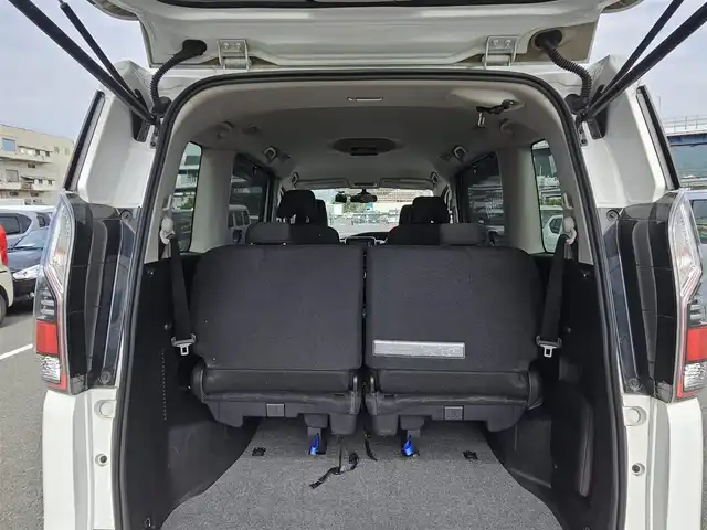 日産 セレナ e－パワー XV 宮崎県 2020(令2)年 3.5万km ホワイト 〇純正ナビ/〇フルセグTV/〇両側パワースライドドア/〇バックカメラ/〇アラウンドビューモニター/〇ビルトインETC/〇ドライブレコーダー/〇クルーズコントロール/〇コーナーセンサー/〇エマージェンシーブレーキ/〇全方位運転支援システム/〇SRSエアバッグ/〇織物/トリコットコンビシート/〇パーソナルテーブル/〇USB電源ソケット/〇純正15インチアルミホイール/〇インテリジェントキー/プッシュパワースターター/〇禁煙車