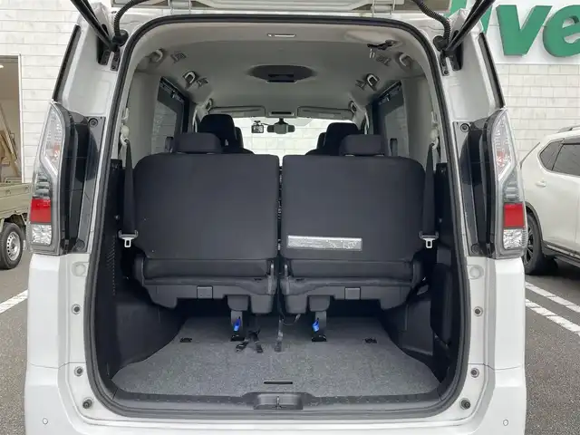 日産 セレナ e－パワー XV 宮崎県 2020(令2)年 3.5万km ホワイト 純正ナビ/フルセグTV/両側パワースライドドア/アラウンドビューモニター/ビルトインETC/ドライブレコーダー/クルーズコントロール/コーナーセンサー/全方位運転支援システム/・衝突被害軽減ブレーキ/・踏み間違い衝突防止/・車線逸脱防止支援/・後方衝突防止支援/・標識検知/ふらつき警報/SRSエアバッグ(カーテン/サイド)/織物/トリコットコンビシート/パーソナルテーブル/USB電源ソケット/純正15インチアルミホイール/インテリジェントキー/プッシュパワースターター/禁煙車