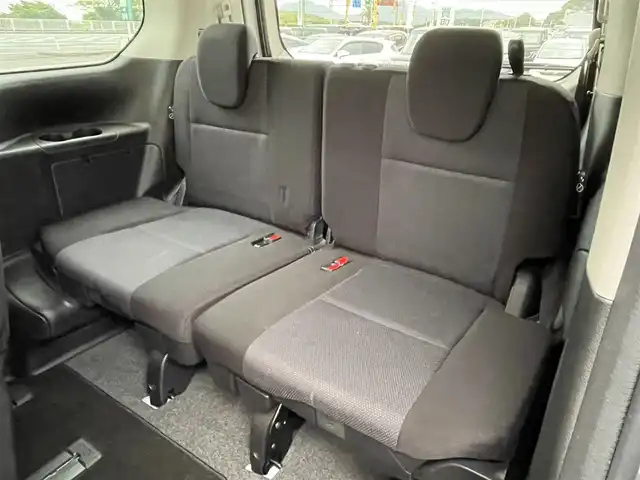 日産 セレナ e－パワー XV 宮崎県 2020(令2)年 3.5万km ホワイト 純正ナビ/フルセグTV/両側パワースライドドア/アラウンドビューモニター/ビルトインETC/ドライブレコーダー/クルーズコントロール/コーナーセンサー/全方位運転支援システム/・衝突被害軽減ブレーキ/・踏み間違い衝突防止/・車線逸脱防止支援/・後方衝突防止支援/・標識検知/ふらつき警報/SRSエアバッグ(カーテン/サイド)/織物/トリコットコンビシート/パーソナルテーブル/USB電源ソケット/純正15インチアルミホイール/インテリジェントキー/プッシュパワースターター/禁煙車